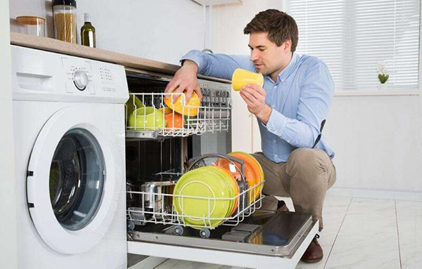 洗碗机选购的几个要素 选购轻松还好用