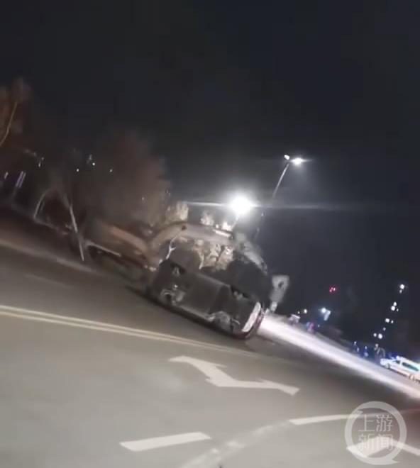 郑州一工程用路面钻机“原地画圈”致一人死亡多车受损，劝阻无效后肇事男子被击毙  