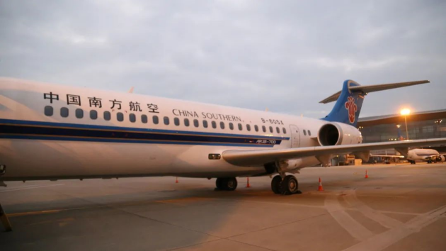 冠珠瓷砖×首架国产自有产权飞机“阿娇”，翱翔蓝天展中国科技创造实