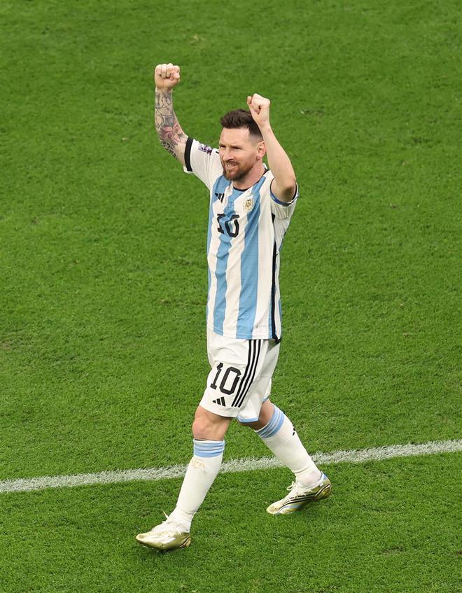 世界杯决赛迎来神仙剧本，阿根廷一波三折夺冠，梅西：上帝会给我这个大力神杯