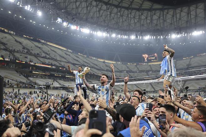 世界杯决赛迎来神仙剧本，阿根廷一波三折夺冠，梅西：上帝会给我这个大力神杯