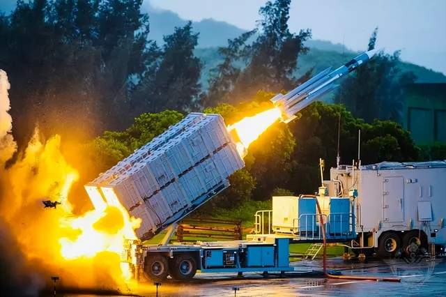台湾岛内哗然：台军导弹设备送大陆维修，解放军战机3分钟可抵台