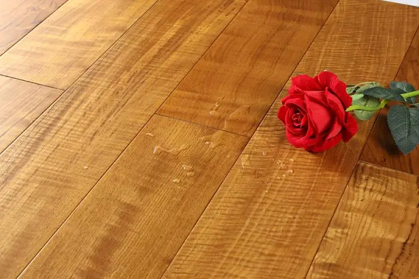 柚木地板的优点和缺点 柚木地板怎么保养