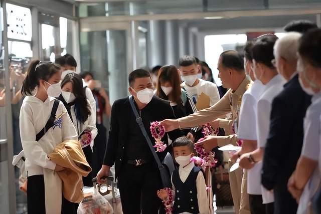 泰国“国宾待遇”之后，印尼为中国游客准备红毯，韩媒说酸话