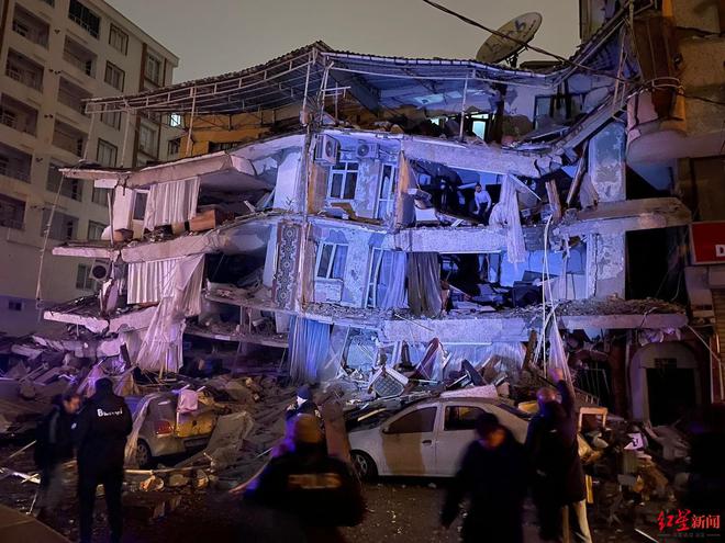 强震致数千人死伤后 土耳其再发生7.8级地震   