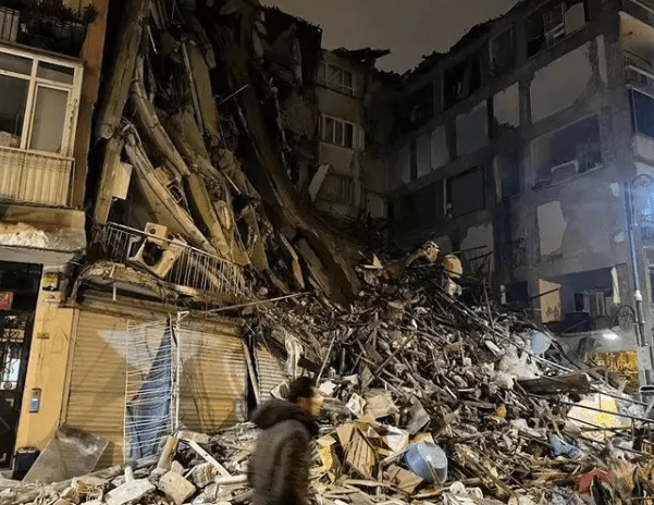 地震中6000栋建筑倒塌 地震中6000栋建筑倒塌事件