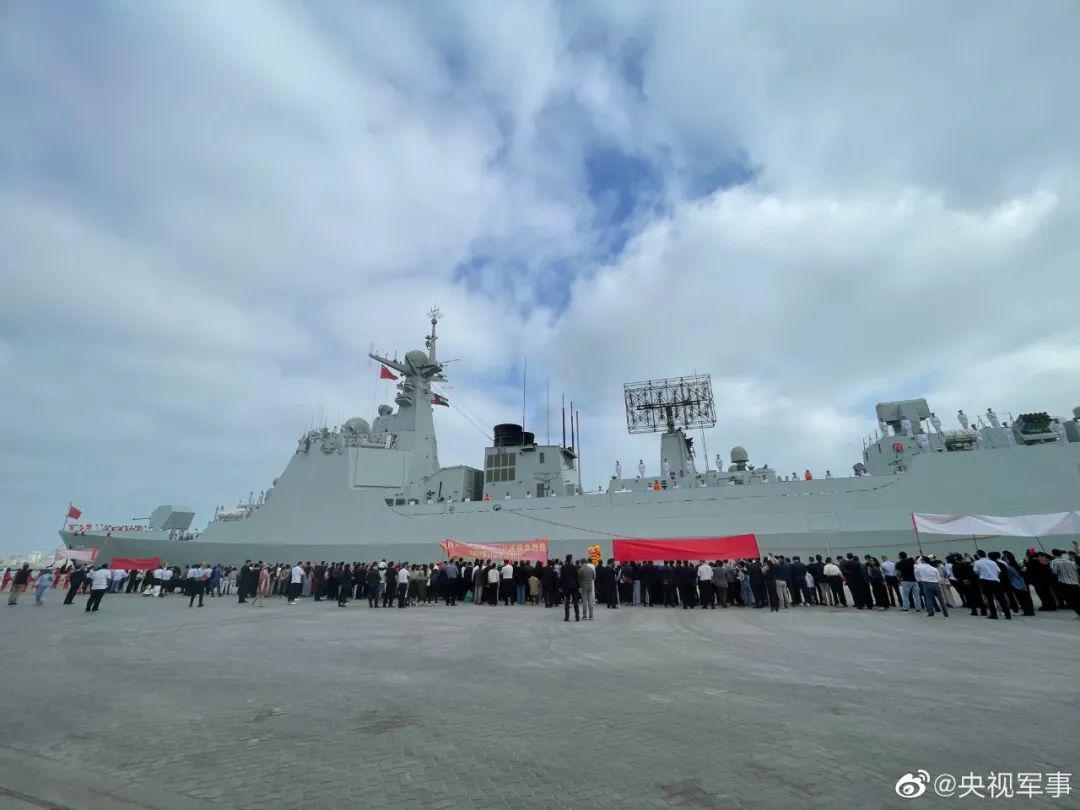 真要卖了！中国海军052D亮相中东防务展“推销”自己，网友：沙特，你馋不馋？