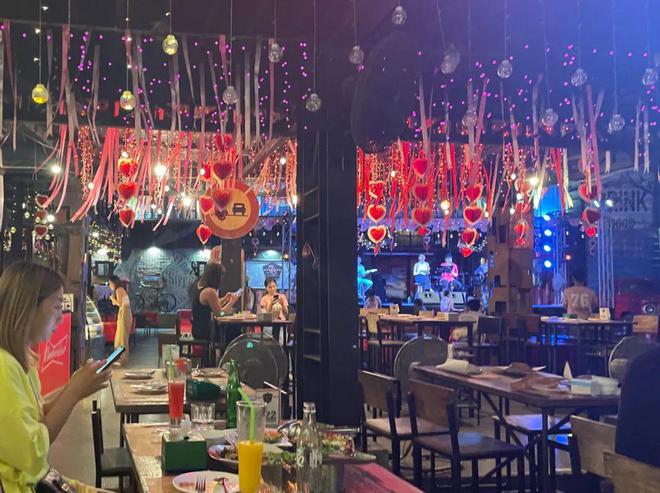 赴泰旅游“谣言风波”后，独家探访泰国“网红”餐厅 | 锐参考