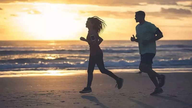 跑步多久才能起到减肥的作用 跑步多久才能看到明显的效果