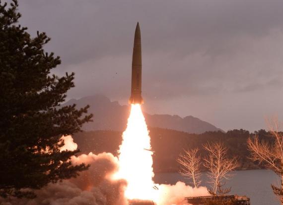 朝鲜宣布试射弹道导弹（朝鲜成功试射导弹1500公里）