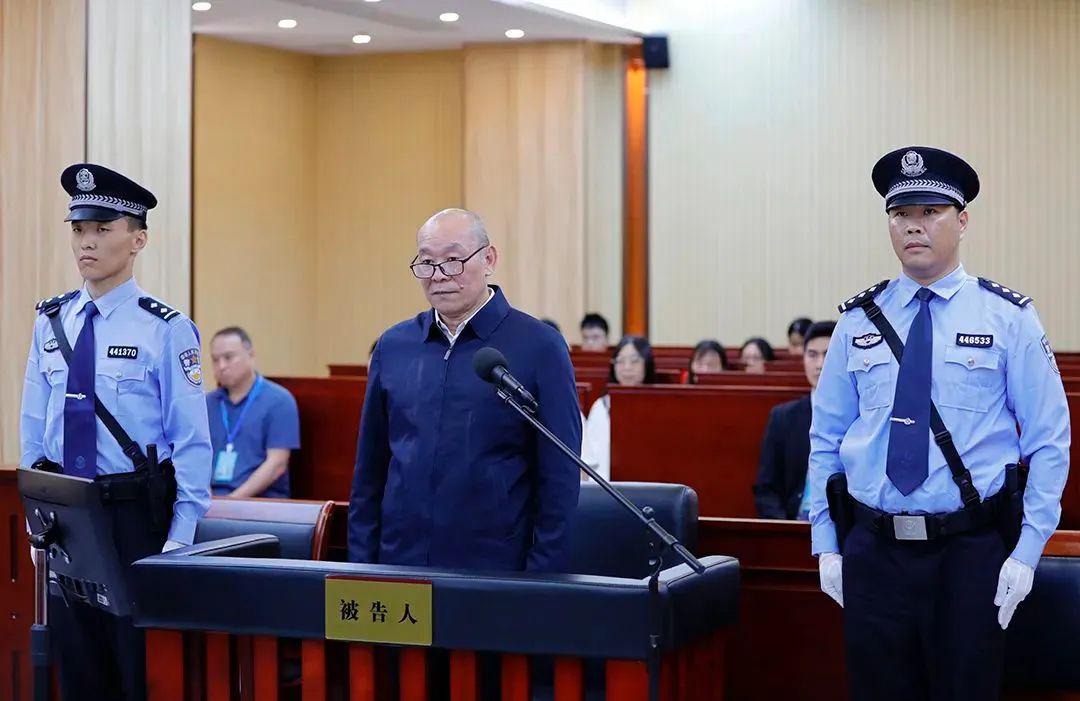 新中国最大的银行贪污案主犯，许国俊受审