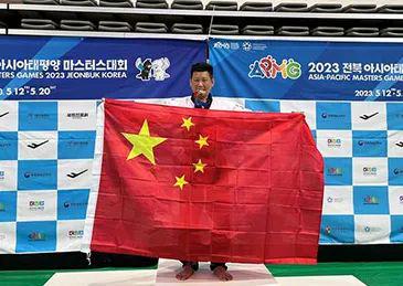 中国台湾选手回应举五星红旗领奖（台湾民众举五星红旗欢迎大陆游客）