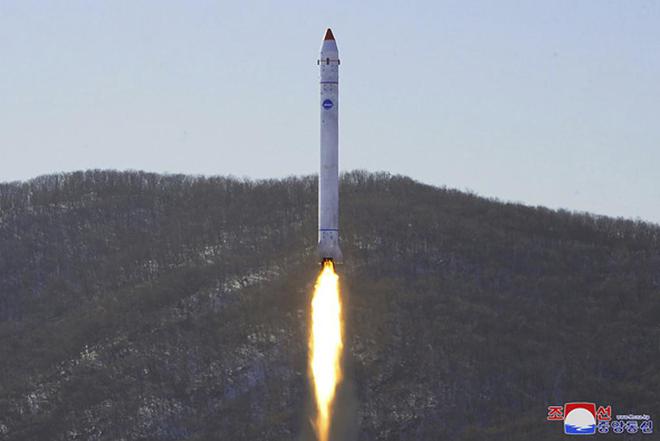 朝鲜宣布一枚军事侦察卫星发射失败 