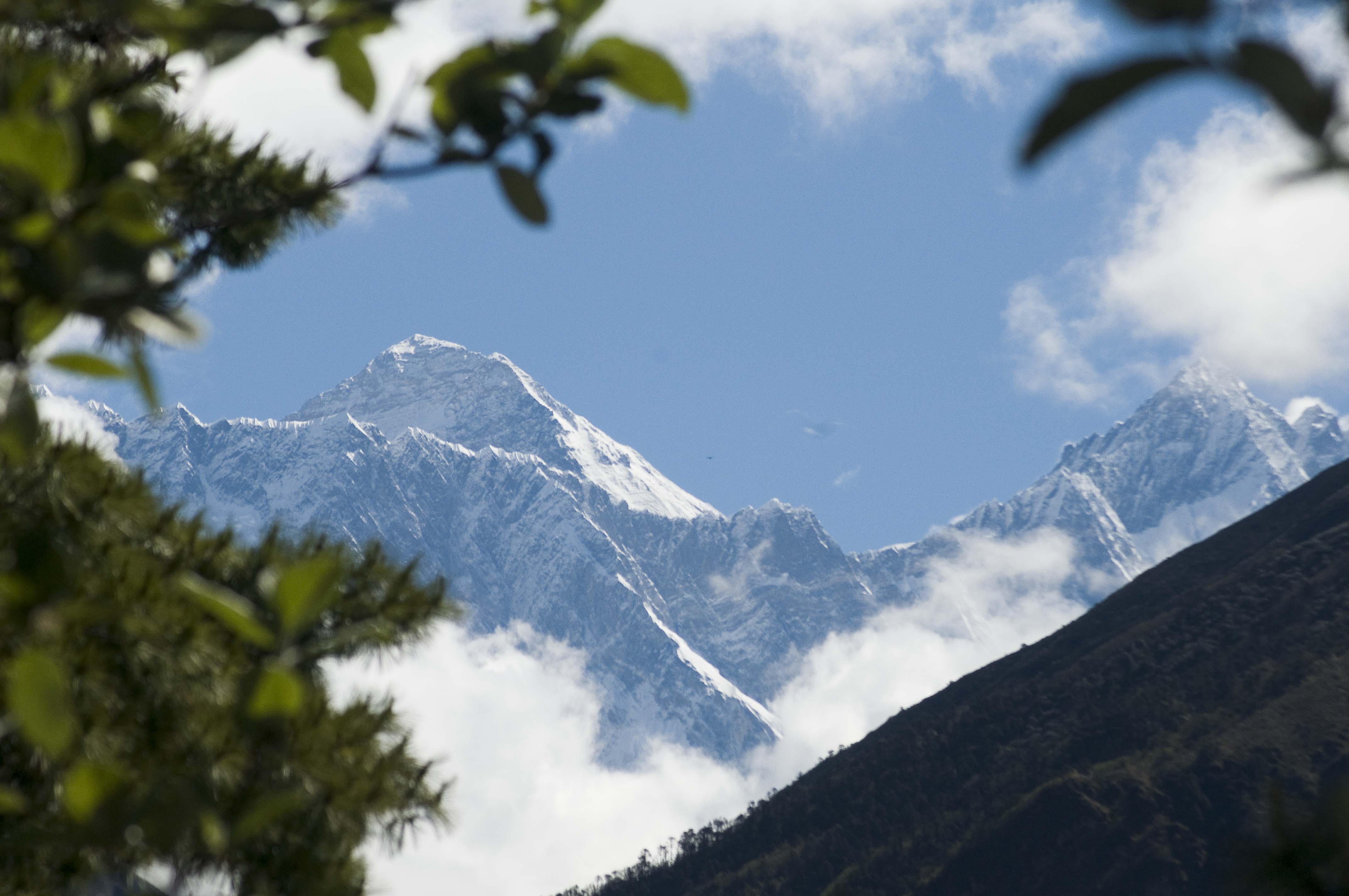 珠峰“最凶险之一”登山季结束 2021珠峰登山季