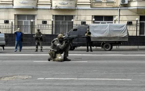 俄媒：普里戈任与瓦格纳集团武装人员已全部从俄南部军区司令部撤离