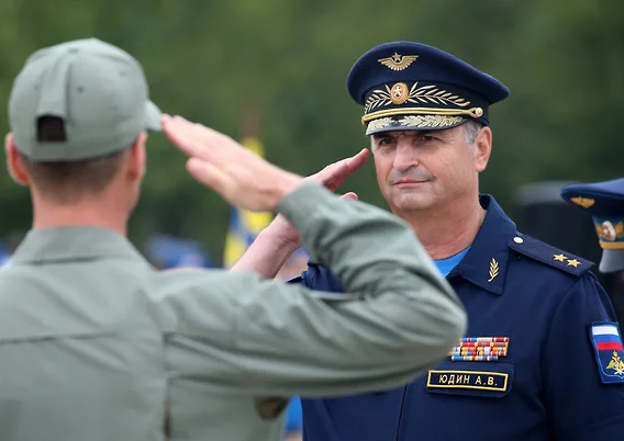 俄媒：俄罗斯空天军副总司令否认被捕，“我正在家中休假”
