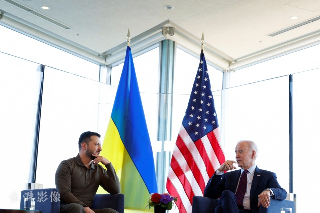 泽连斯基敦促拜登邀请乌克兰加入北约：你是＂决策者＂