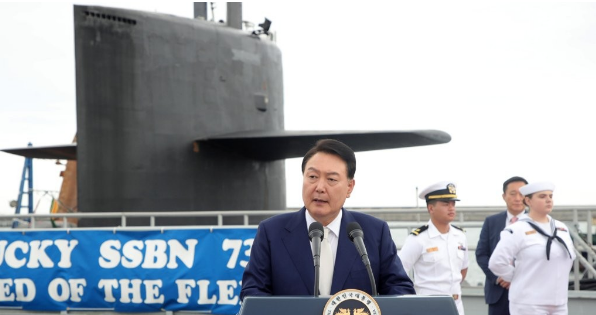 尹锡悦登上美军战略核潜艇！在釜山港向拜登表达谢意……