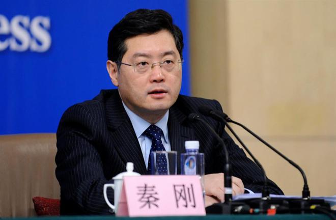王毅任外交部部长 免去秦刚兼任的外交部部长职务