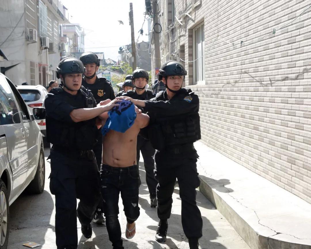 18年广东母亲报警称杀了自己儿子，法院：正当防卫，儿子强奸在先