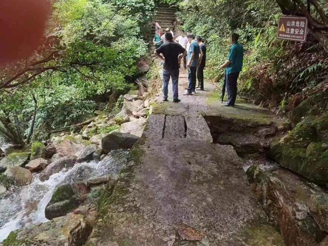 安徽女子江西5A景区旅游遇难，疑遭遇山洪暴发被冲走，家人索赔260万 