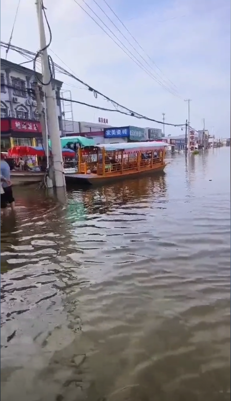 廊坊洪水中有游船收费观光 廊坊大型水上游乐园