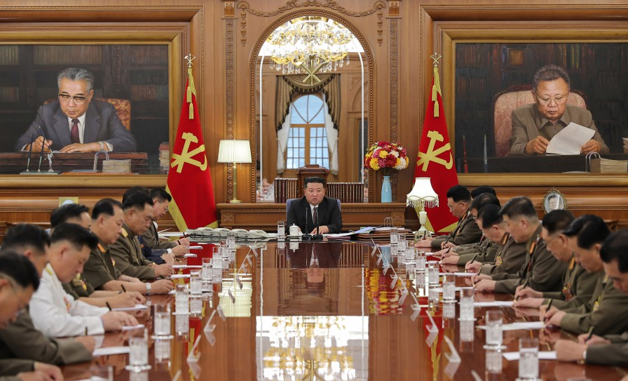   朝中社：朝鲜劳动党第八届中央军事委员会第七次扩大会议，会议任命李永吉为新任总参谋长