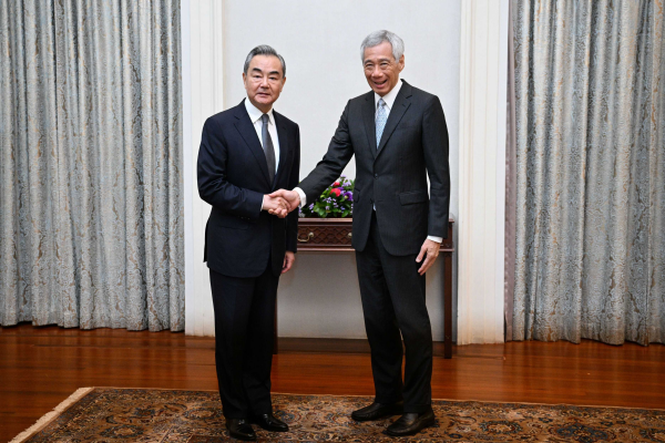  新加坡总理李显龙会见王毅