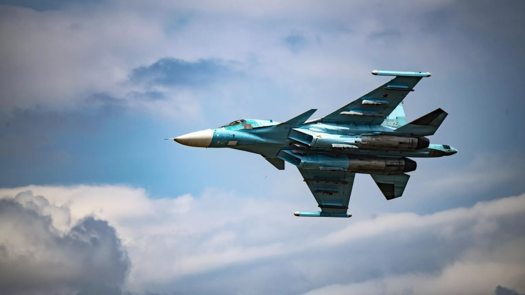 俄国防部：一架苏-34战机在沃罗涅日州坠毁，两名飞行员弹射逃生