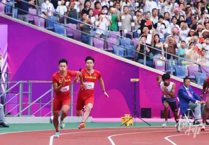 亚运会百米冠军谢震业，为何总跑第二棒？