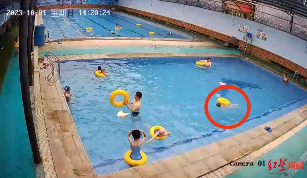 男童在游泳馆不幸溺亡 男孩游泳馆溺亡
