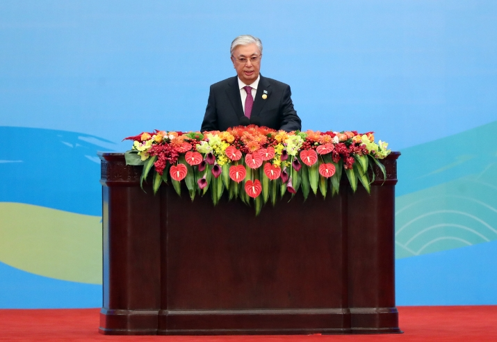 总统来华出席重要活动后，专程到新疆与马兴瑞再次会面