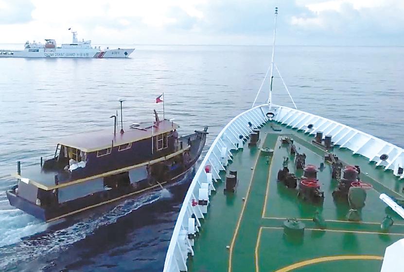 菲船只两次蓄意擦碰中国舰船，中方敦促菲律宾停止危险挑衅！