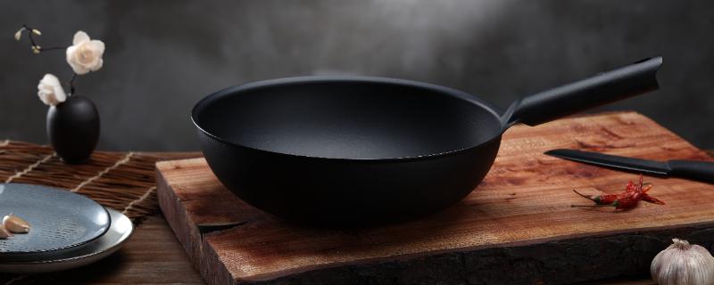 炒菜锅用什么材质的锅油烟少 炒菜锅用什么材质的锅油烟少一点