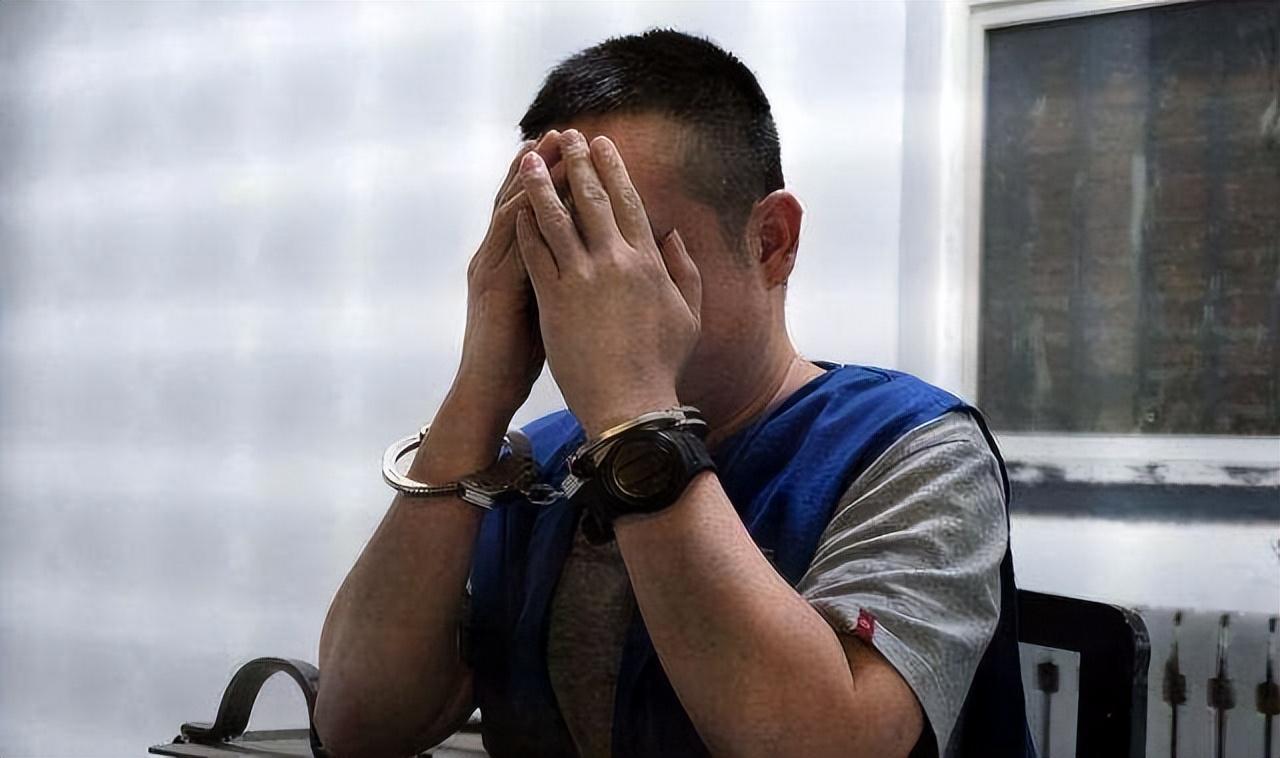 重庆一男子为“保护”妻子，顶罪入狱10年，却换来一纸离婚判决书