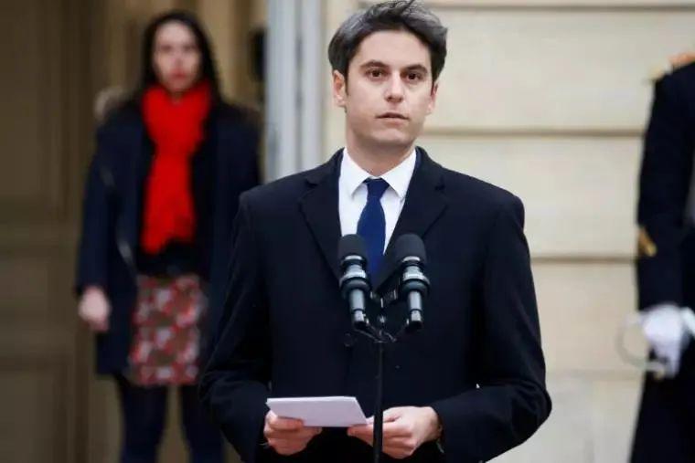 法国新总理，今年34岁（新任法国总统简历）