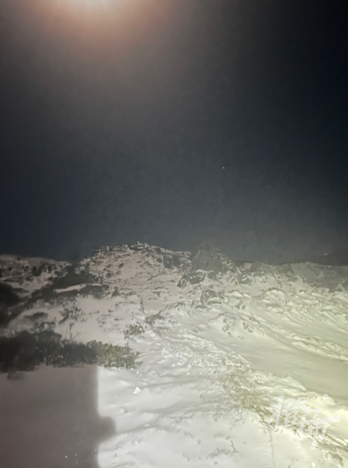 香格里拉“入门级雪山”，56岁登山者滑坠遇难！当地回应：已接到“封山”消息