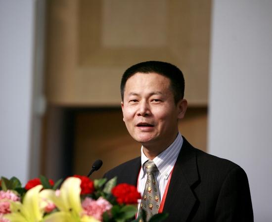吴清出任第十任证监会主席，证监背景被期许，曾提出“金融监管无缝隙”