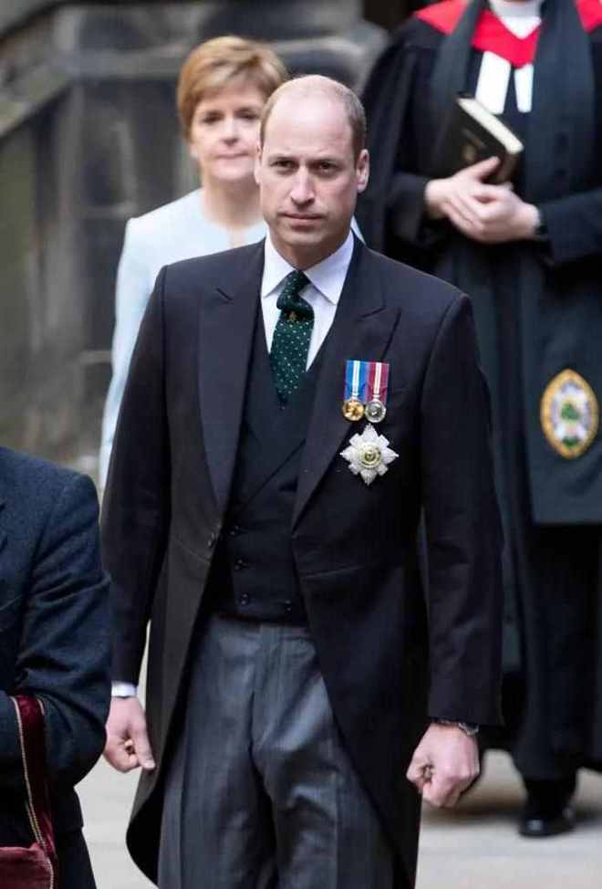 英国威廉王子重新履行王室职责 
