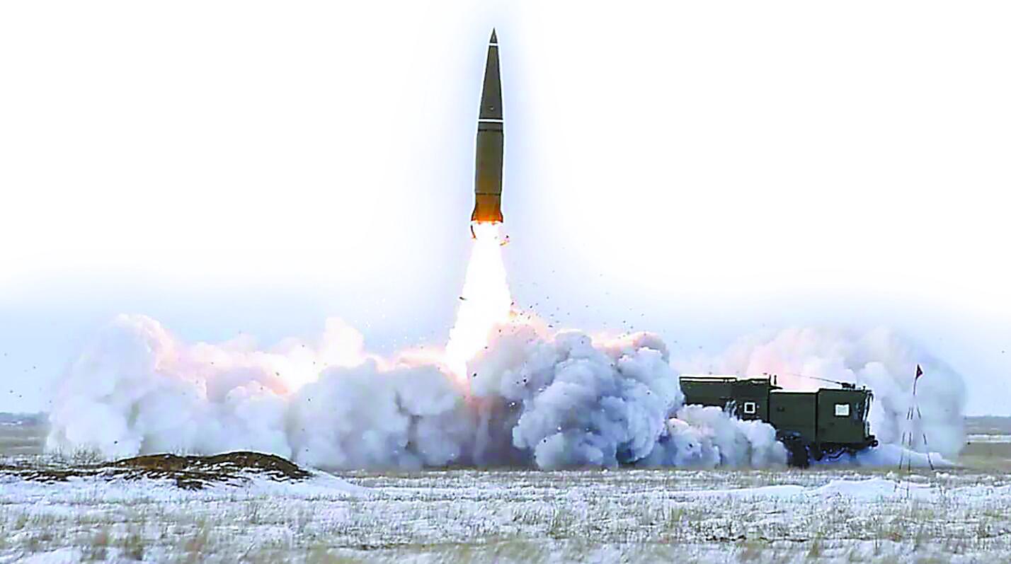 英媒炒俄“降低核武使用门槛”，专家：俄军对乌动用核武可能仍较低