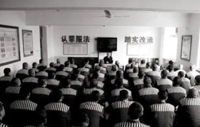 男子在监狱服刑了13年，还剩15天被释放，法官：对不起，抓错了